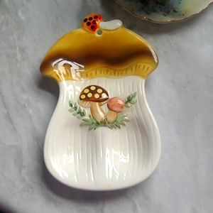 Merry mushroom spoon rest